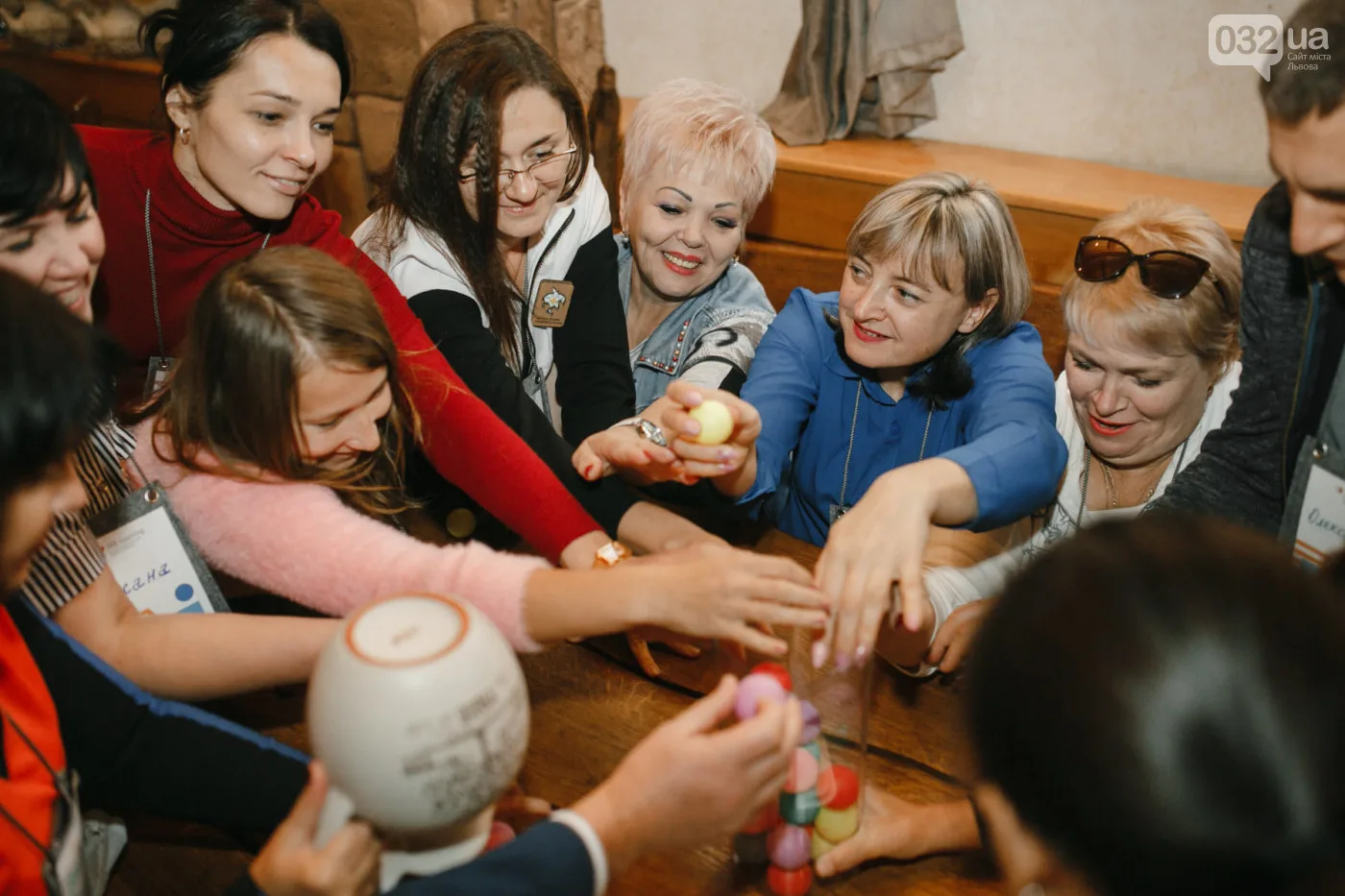 2ekaterina lampacenko pedagog zamdirektora skoly iz lubotina verhnij levyj ugol krasnaa vodolazka s kollegami 5dad729bb91f0