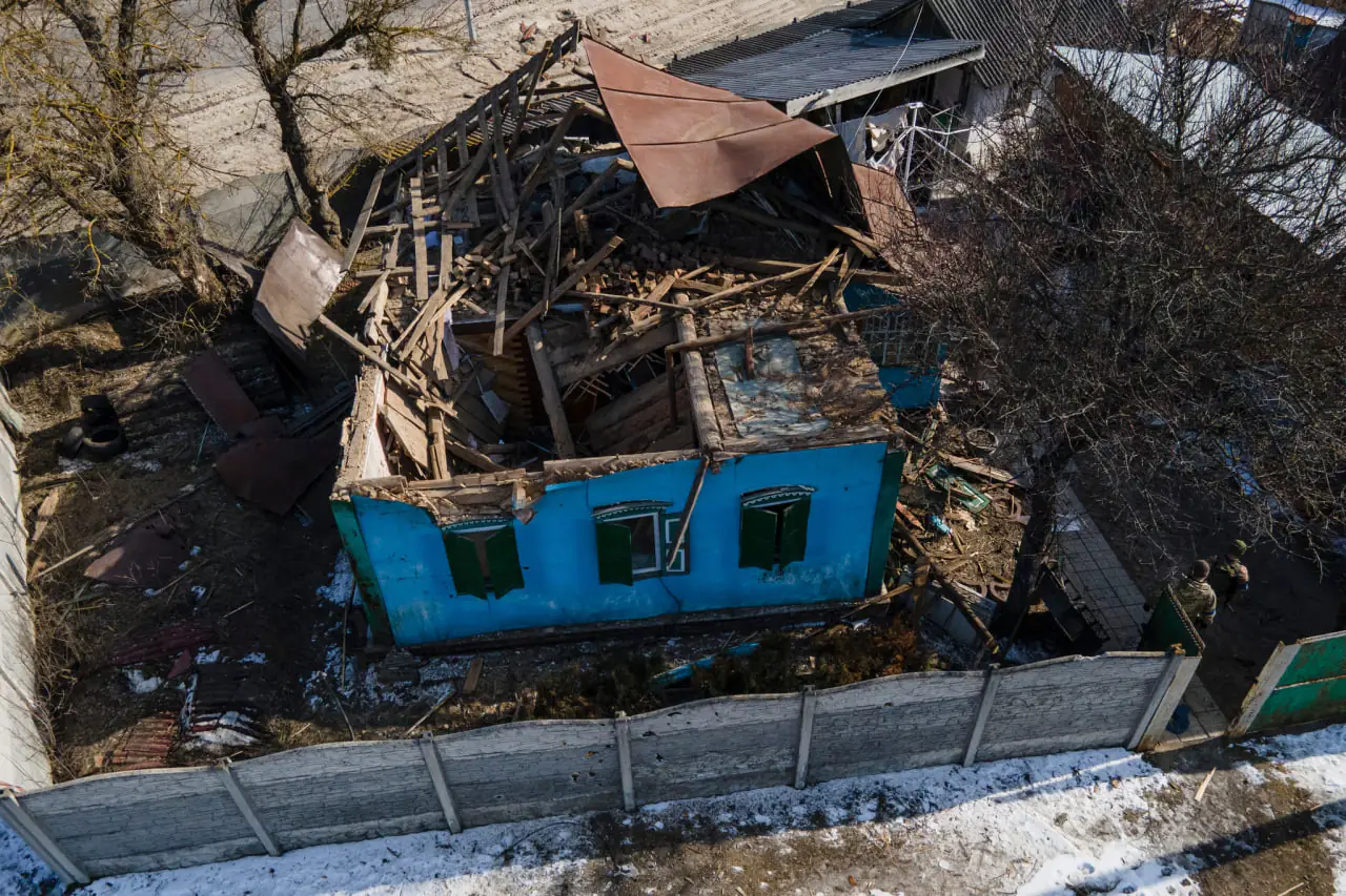 Розбитий будинок у селі Климентове